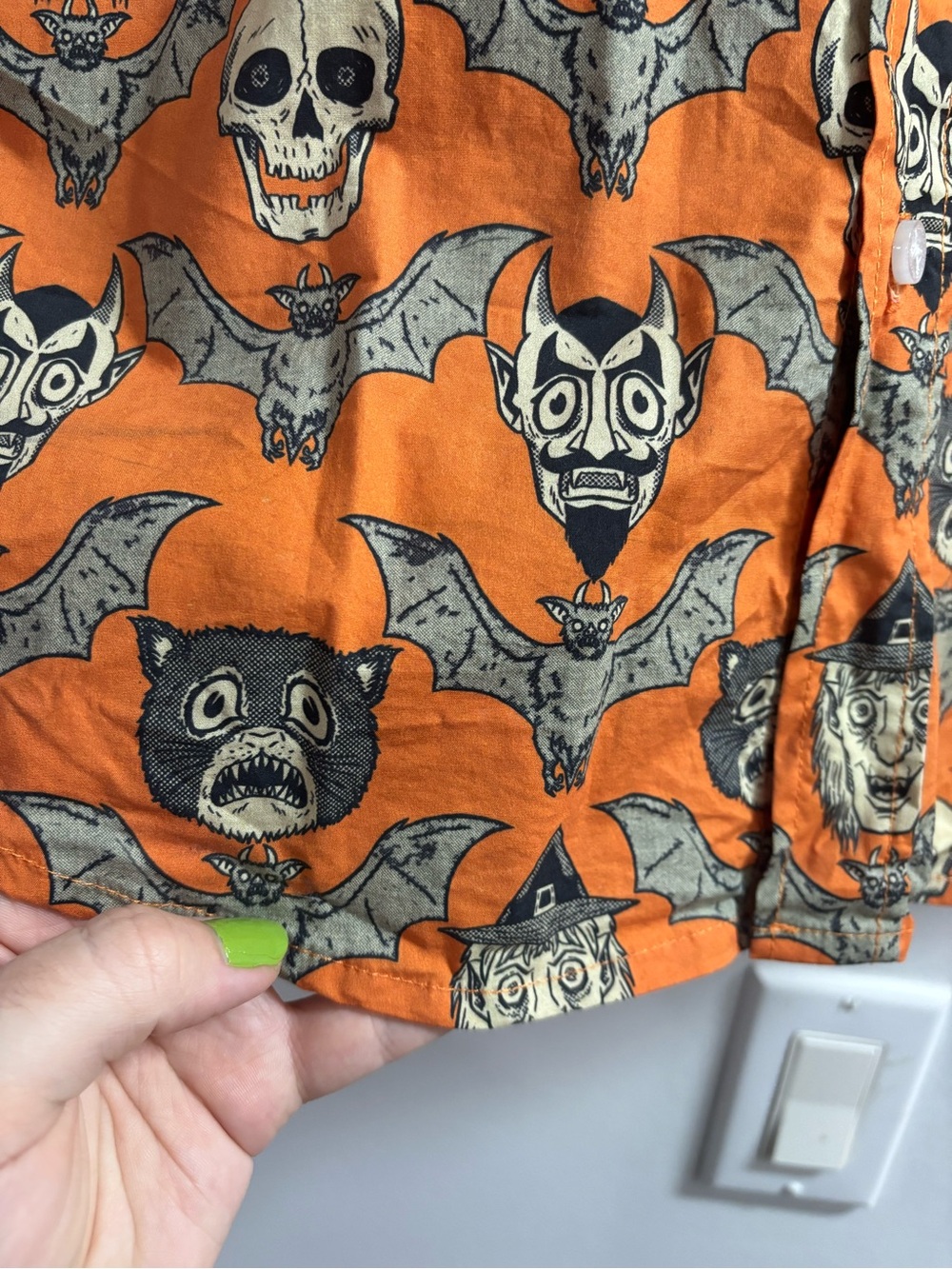 Beistle Halloween Creepy Co. Button-up - Picture 2 of 4